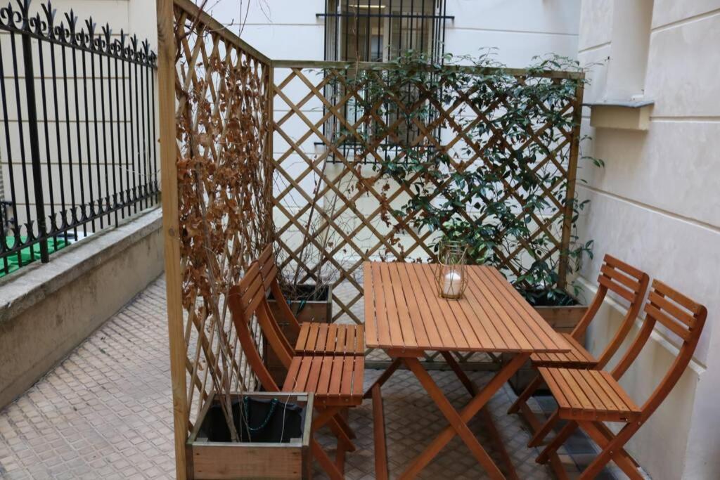 Petit Bijou Dans Le Centre De Paris Apartment Exterior photo